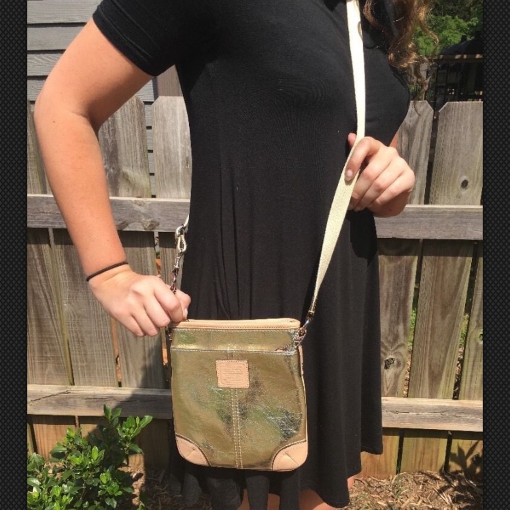 COACH metallic Leather Swing back Cross-body Purse