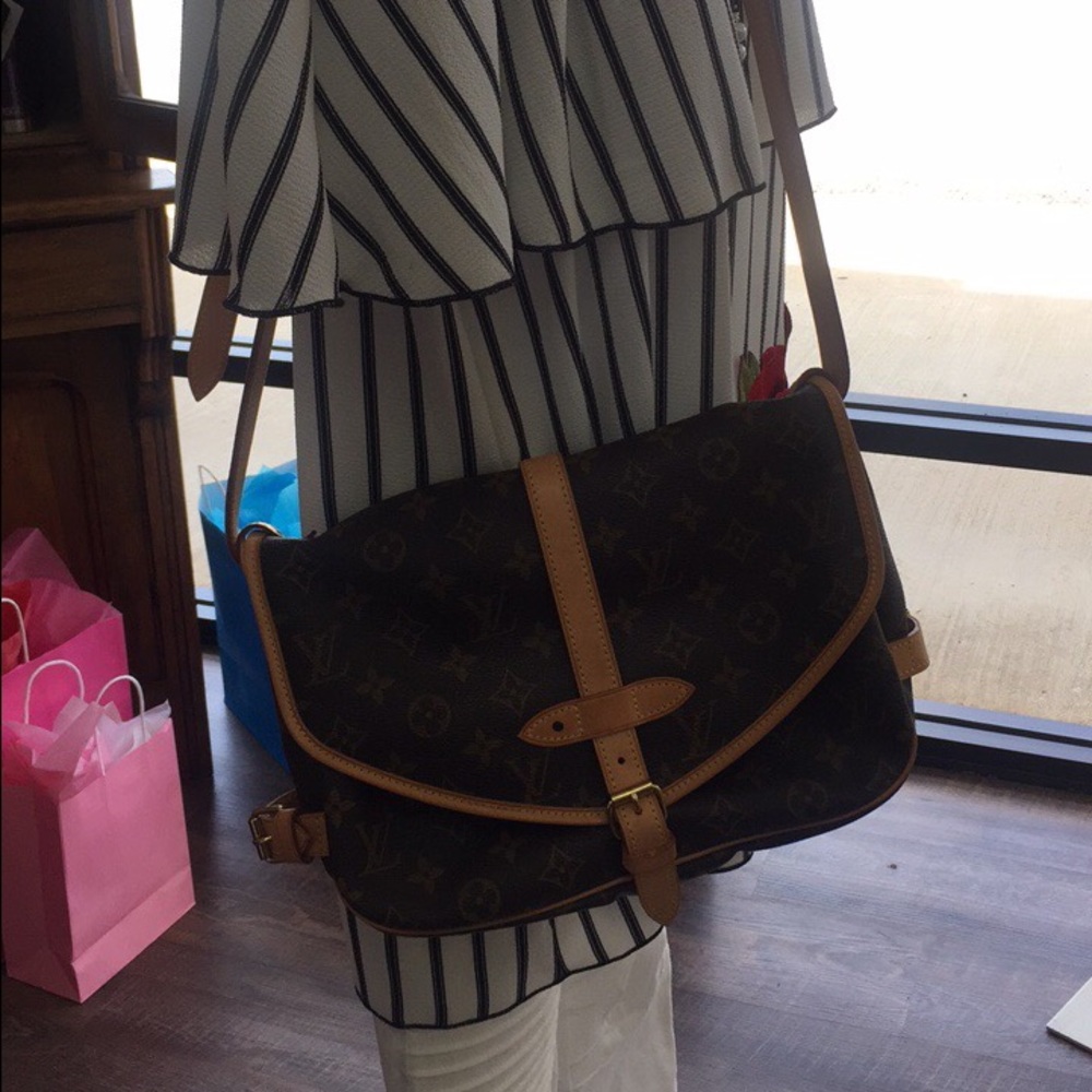 Lois Vuitton messenger bag