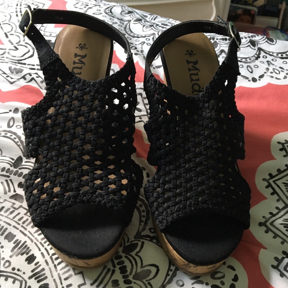 ❌SOLD❌NEW Mudd black and cork wedges