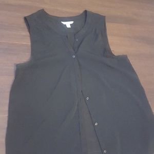 Black sleeveless button up AE blouse