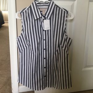 Banana Republic button up sleeveless shirt