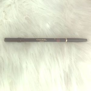 Chanel Lip Liner in Cardamone