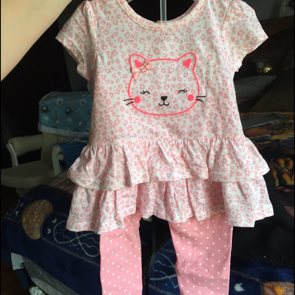 Baby Girl outfit size 6-9 M