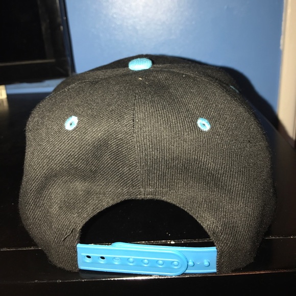 Hat - Picture 3 of 3