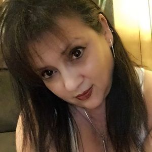 Meet your Posher, Valerie