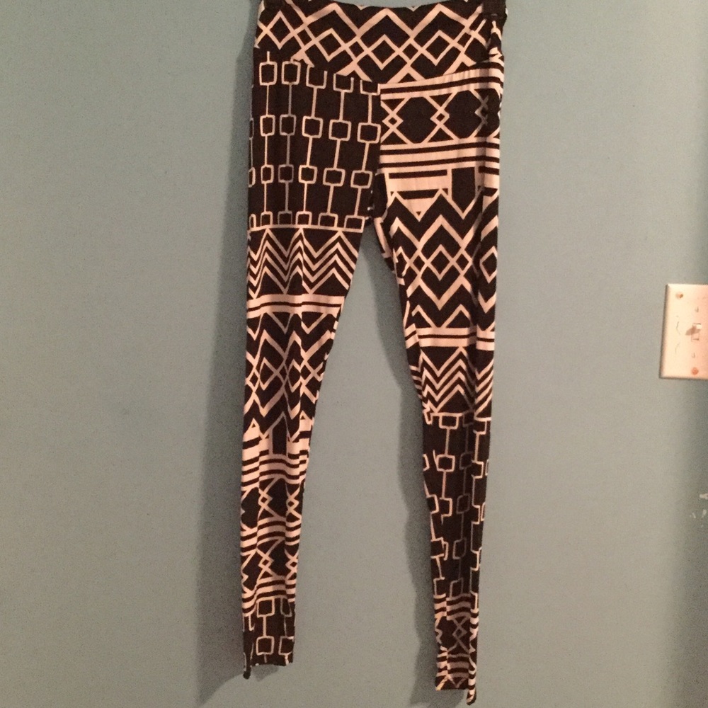 Tribal print leggings