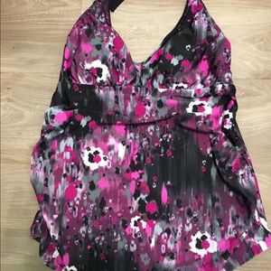 Liz Lange Maternity Swimsuit Tankini Top Medium