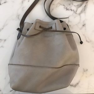 Cute bucket bag!