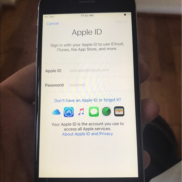 iPhone 6 64gb factory unlocked - Picture 2 of 3