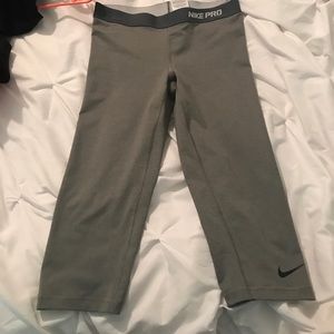 Nike pro dri-fit cropped leggings