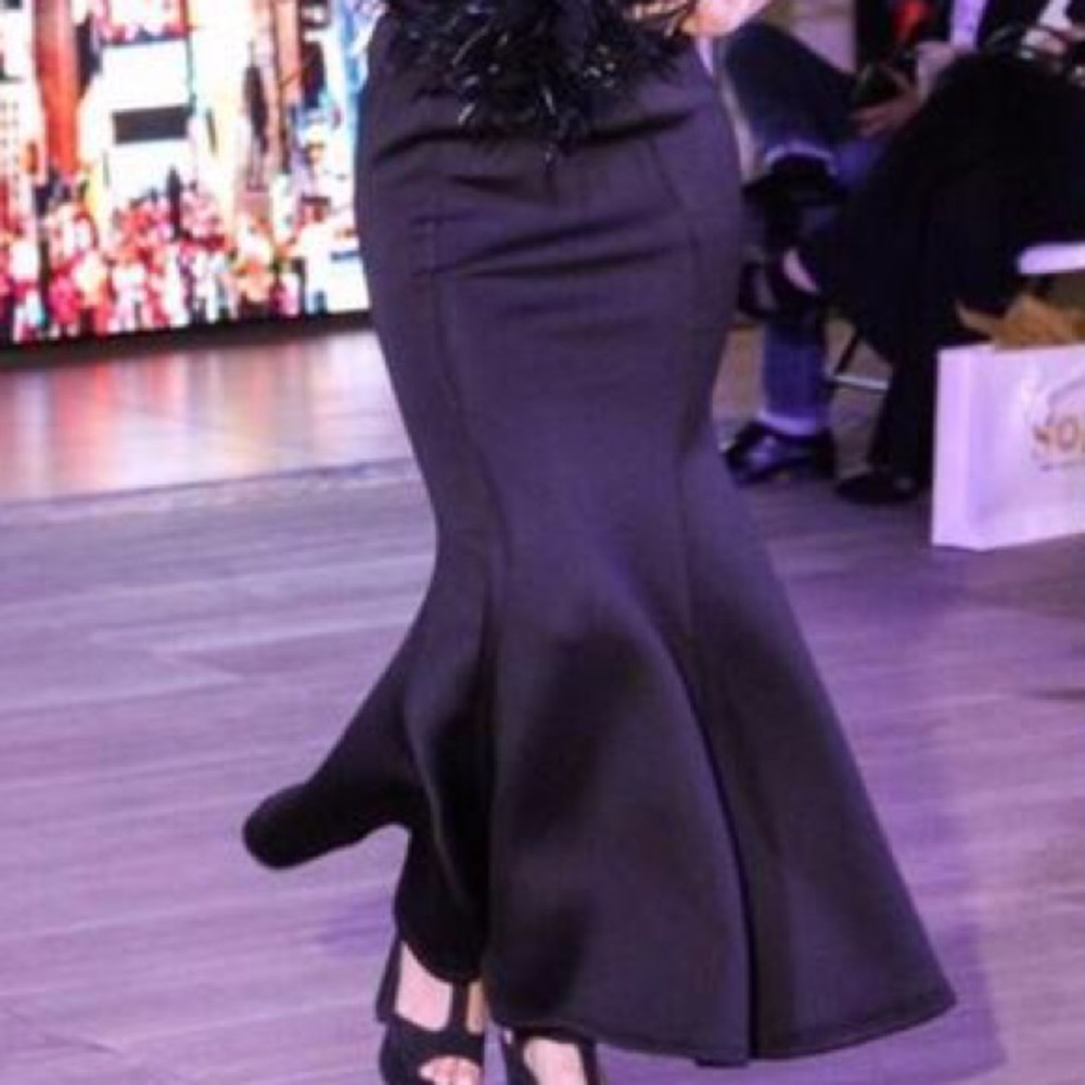 Black long high waisted skirt