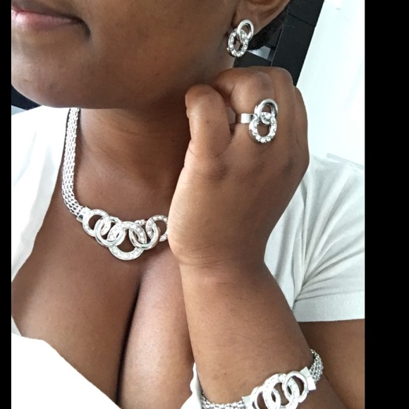 Silver Circle Jewelry set - Picture 2 of 2