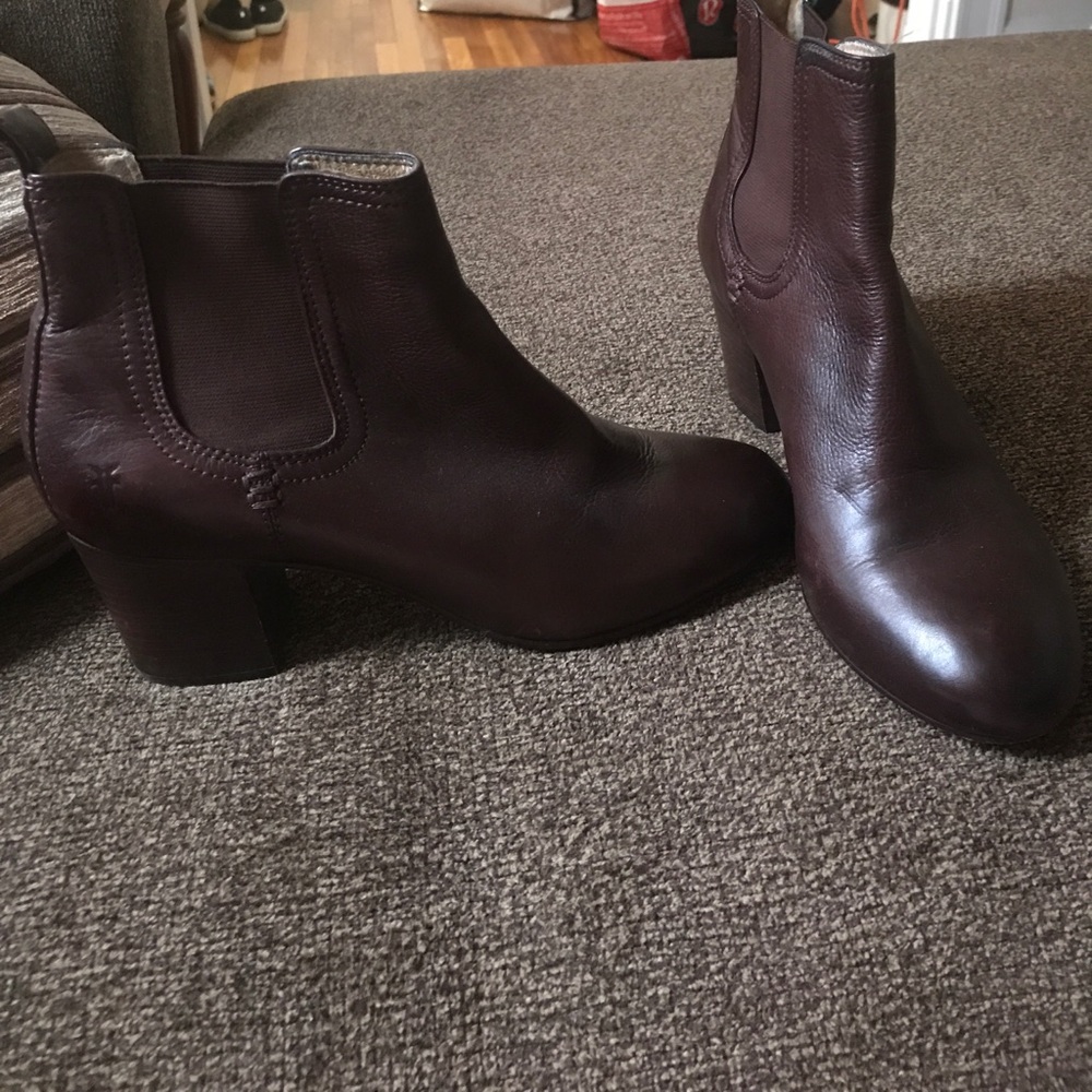 Frey Brown booties