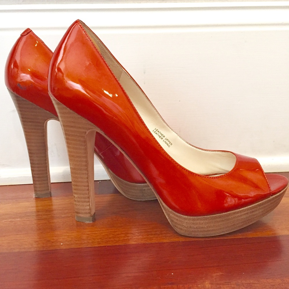 Via Spiga Orange Peep - toe pumps. Patent Leather.