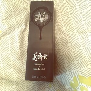 Kat Von D Lock-It Foundation