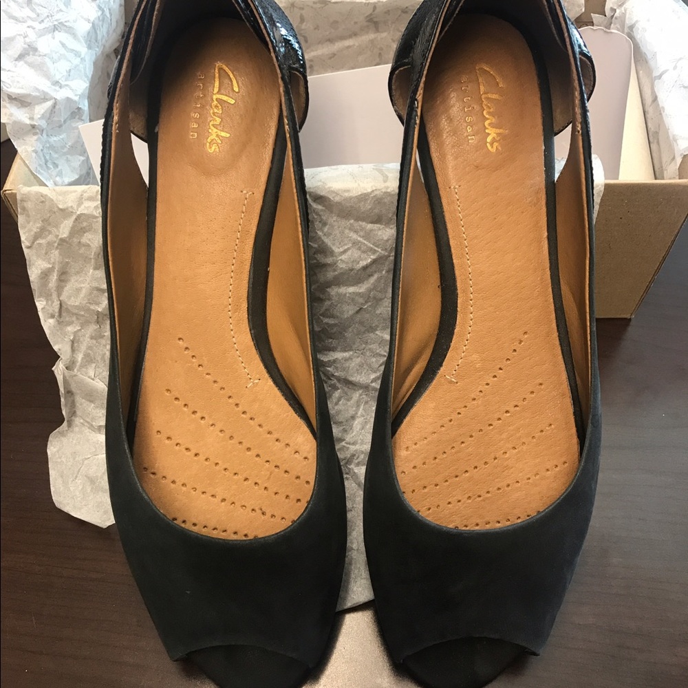 Clarks Artiisan 8.5 ballet flats in black