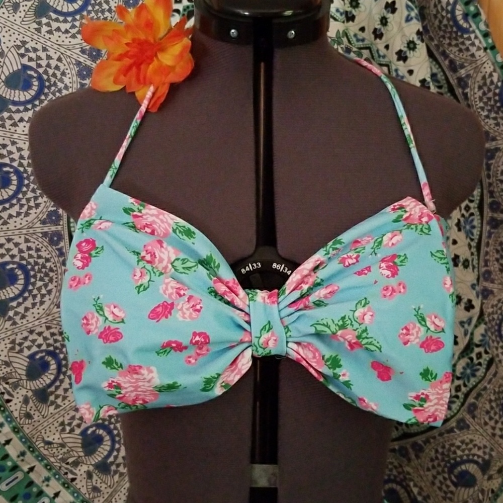 5⭐Rated Floral 🌹 Bow 🎀 Bikini - Picture 3 of 6