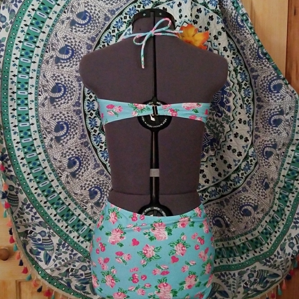 5⭐Rated Floral 🌹 Bow 🎀 Bikini - Picture 4 of 6