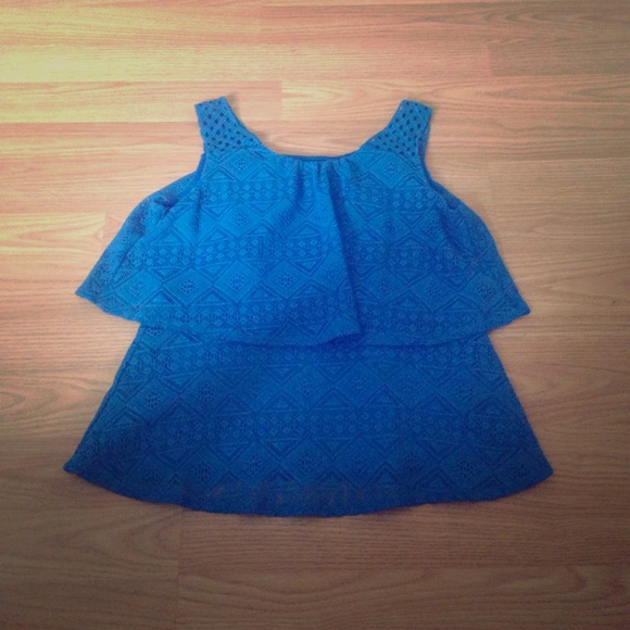 A shirt - Picture 1 of 2