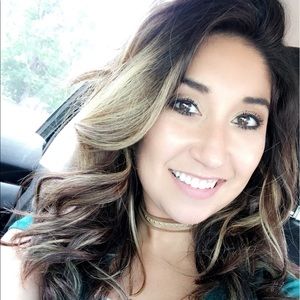 Meet your Posher, Laura