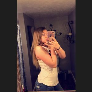 Meet your Posher, Alexis