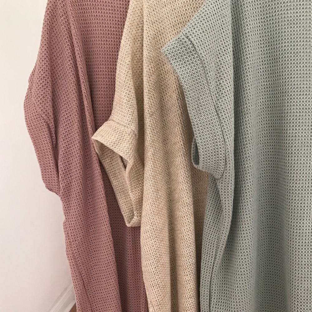 LAST - Soft sage asymmetrical waffle top