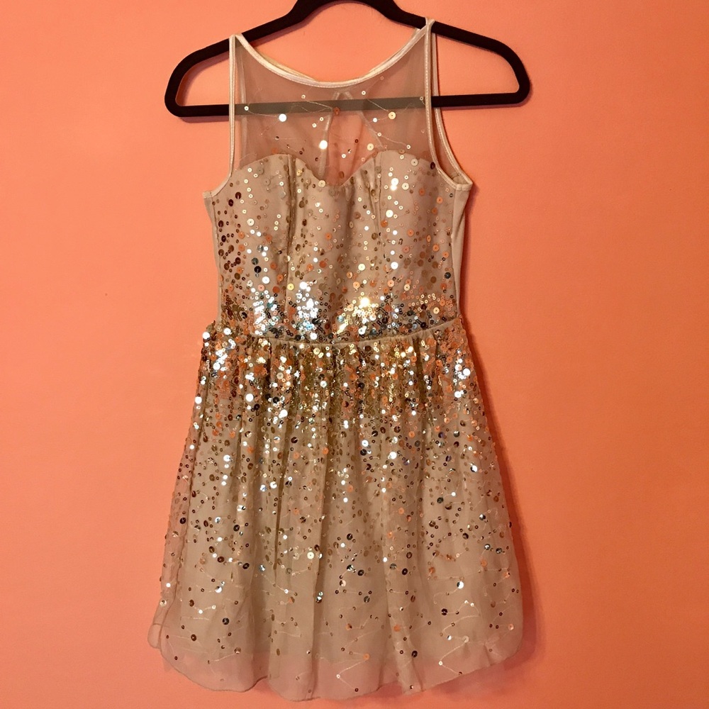 Sweetheart A-line Gold Dress w/ Sequin