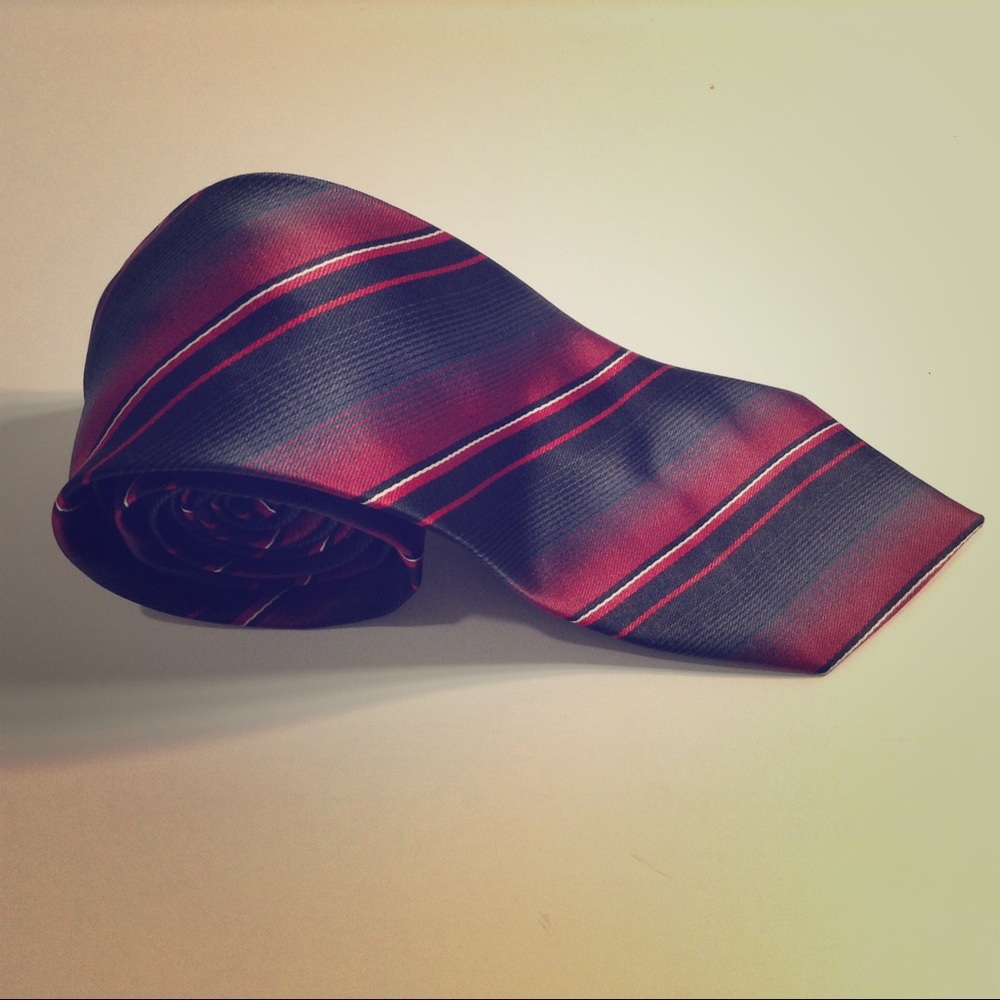 NWOT Pierre Cardin slim white,black,red stripe tie