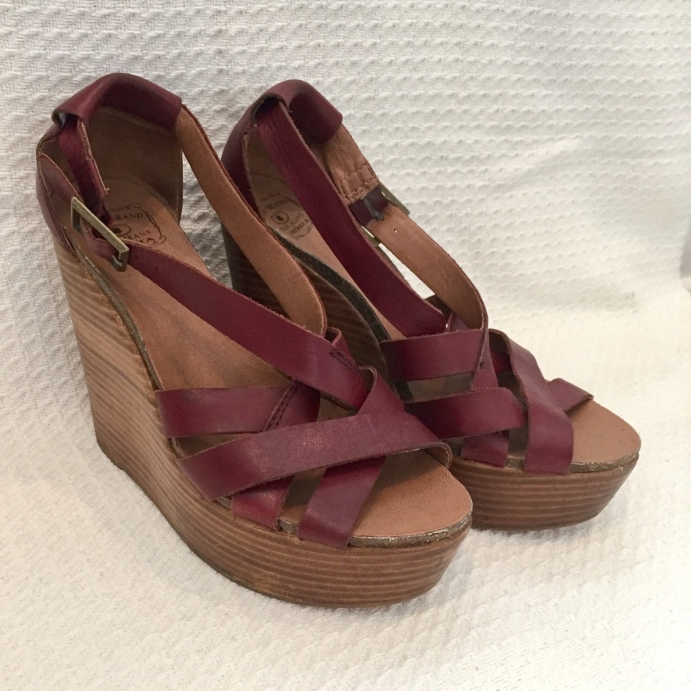 Lucky Brand Mahogany Leather Wedges. Size 8.