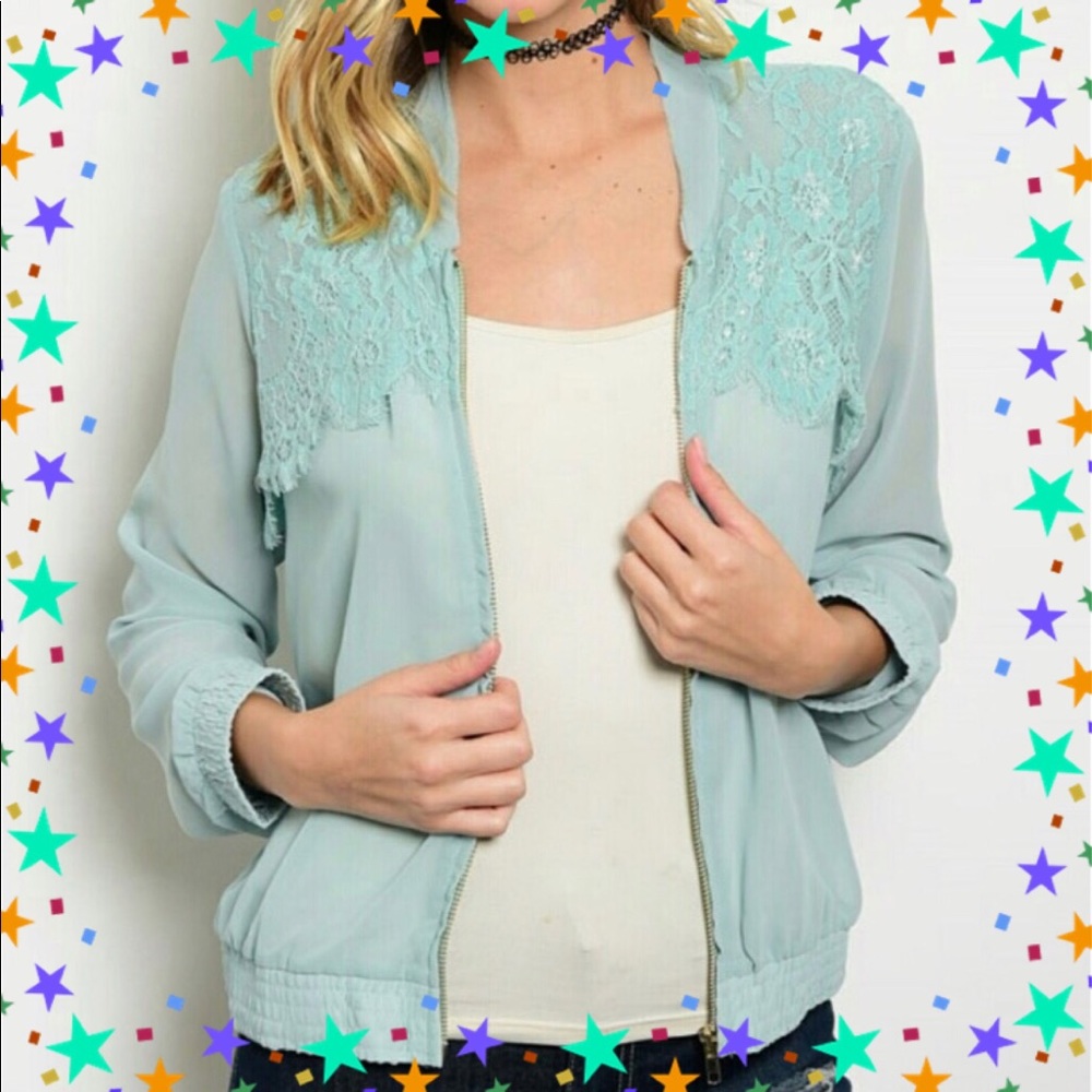 🌟BNWT Blue Chiffon & Lace Bomber Jacket🌟