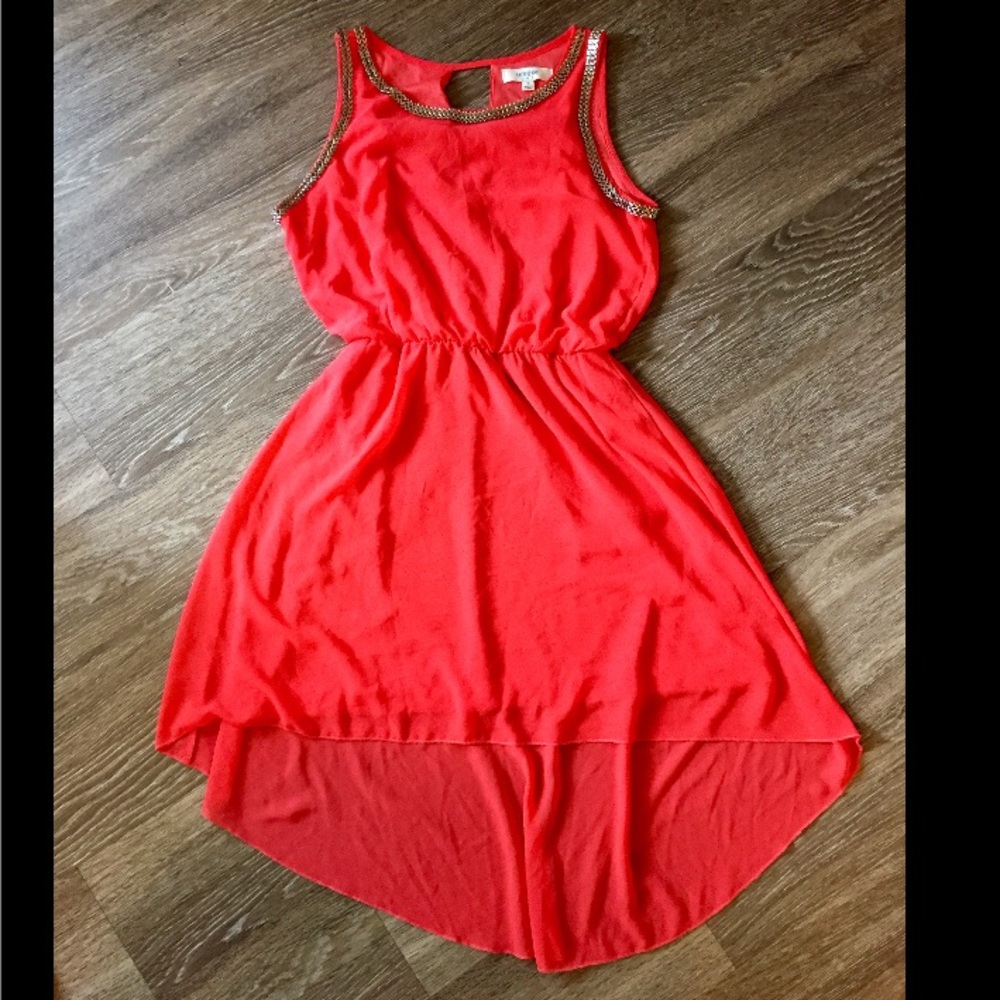 Coral boutique dress with chain detail