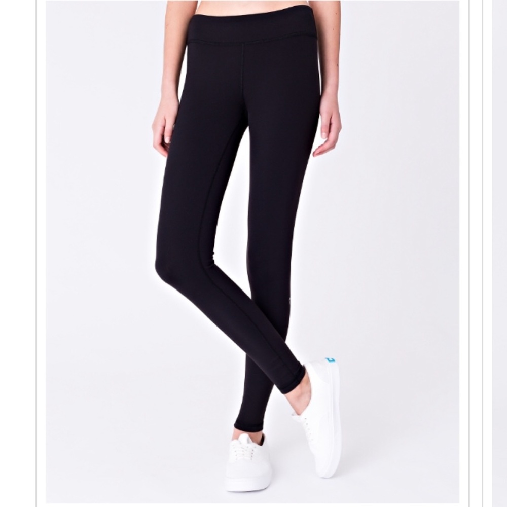 Ivivva rhythmic tight*brushed ‼️sold‼️