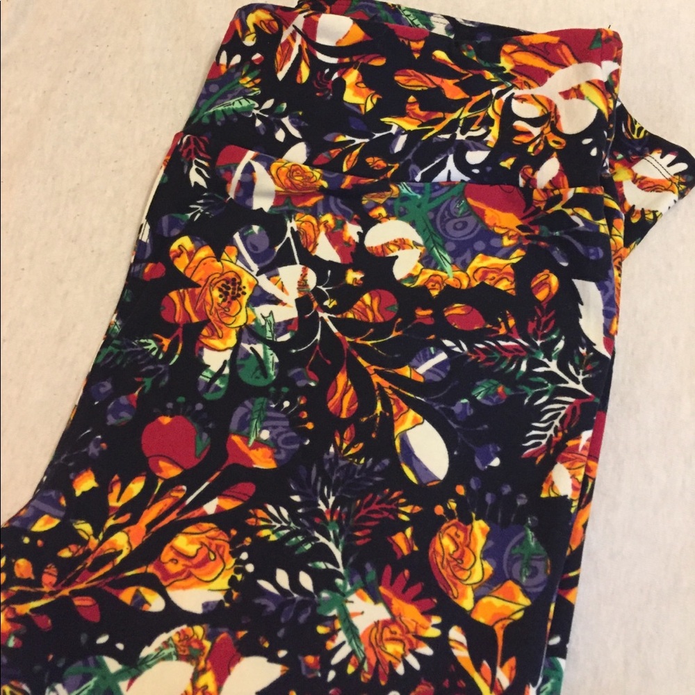 LuLaRoe Tall & Curvy Leggings NWOT