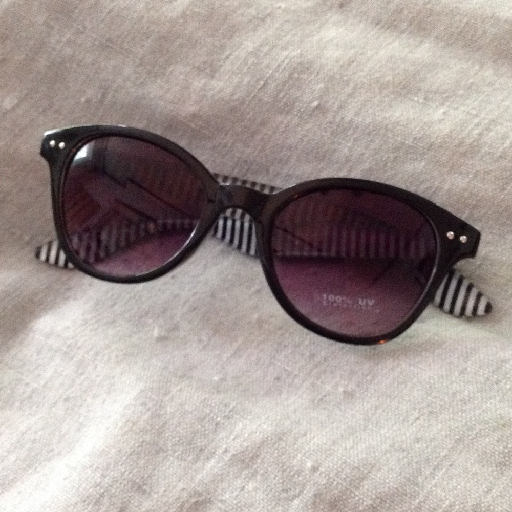 Urban outfitters sunglasses