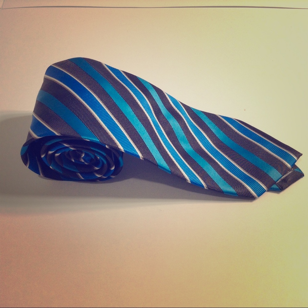 NWOT croft&barrow gray/white/turquoise stripe tie