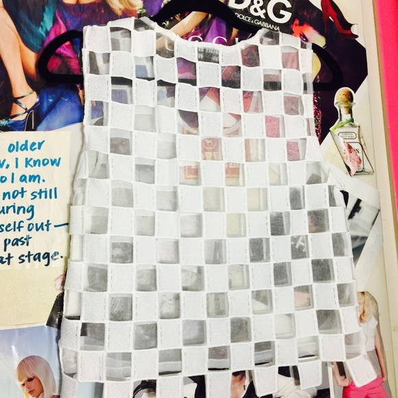 Checked Mesh Top - Picture 3 of 4