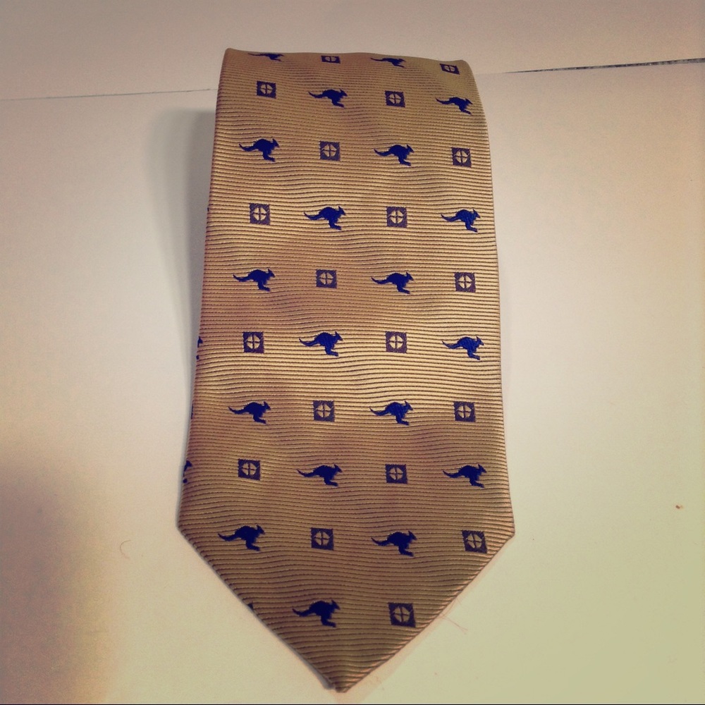 NWOT austico apparel kangaroo gold/navy blue tie