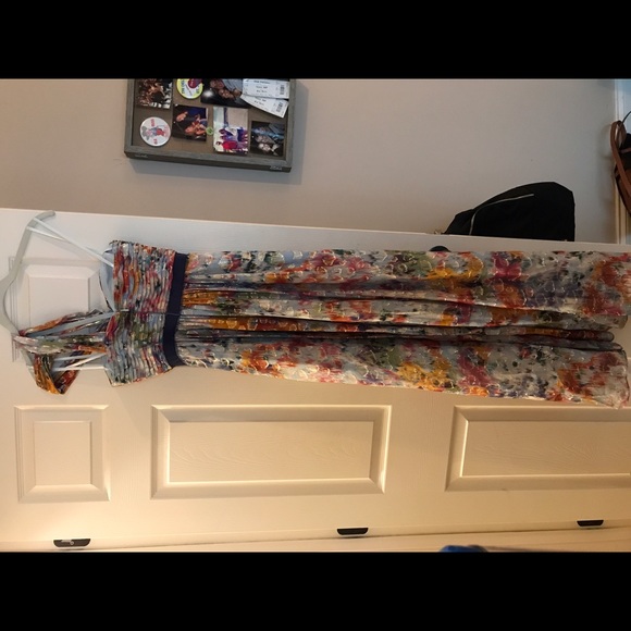 * WORN ONCE* BCBG floor length dress size 0 - Picture 3 of 3