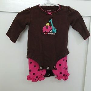 Baby body suit with matching pants.