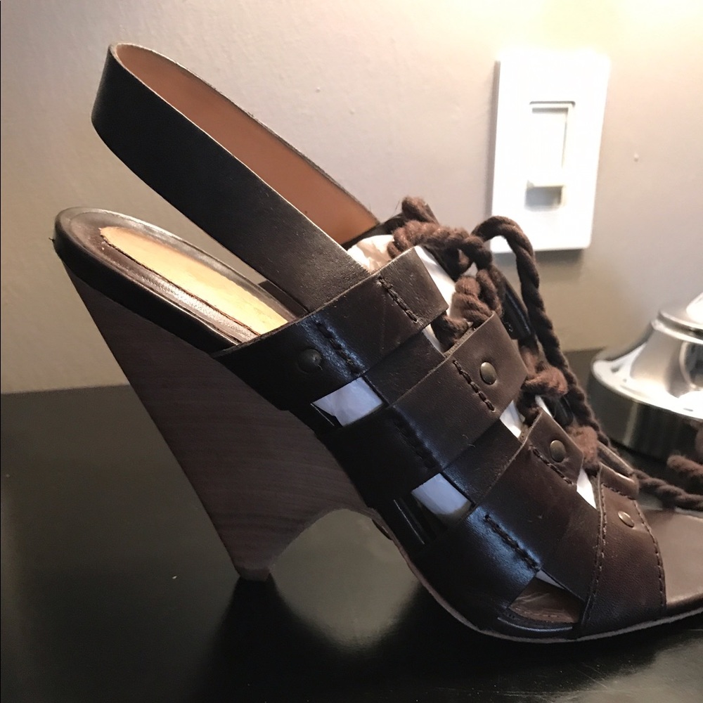 Sandal