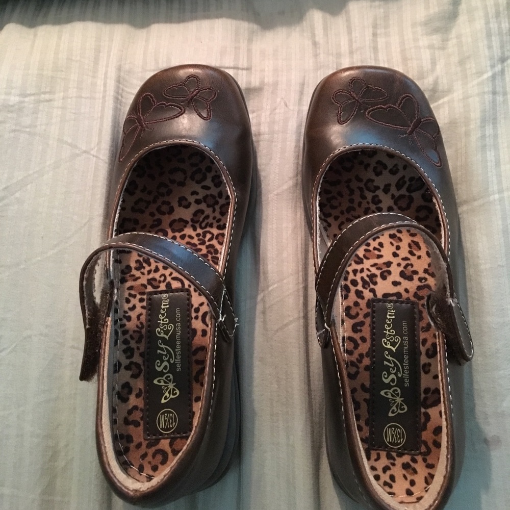 13.5 Girls Brown Dress shoes
