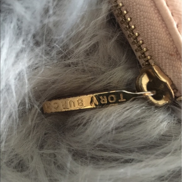 Tory Burch Zippy Wallet - Picture 3 of 4