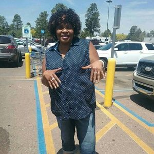 Meet your Posher, Flora