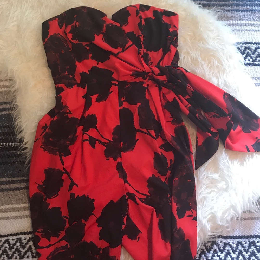 SOLD Mustard Seed floral strapless jumpsuit 🌹🌺