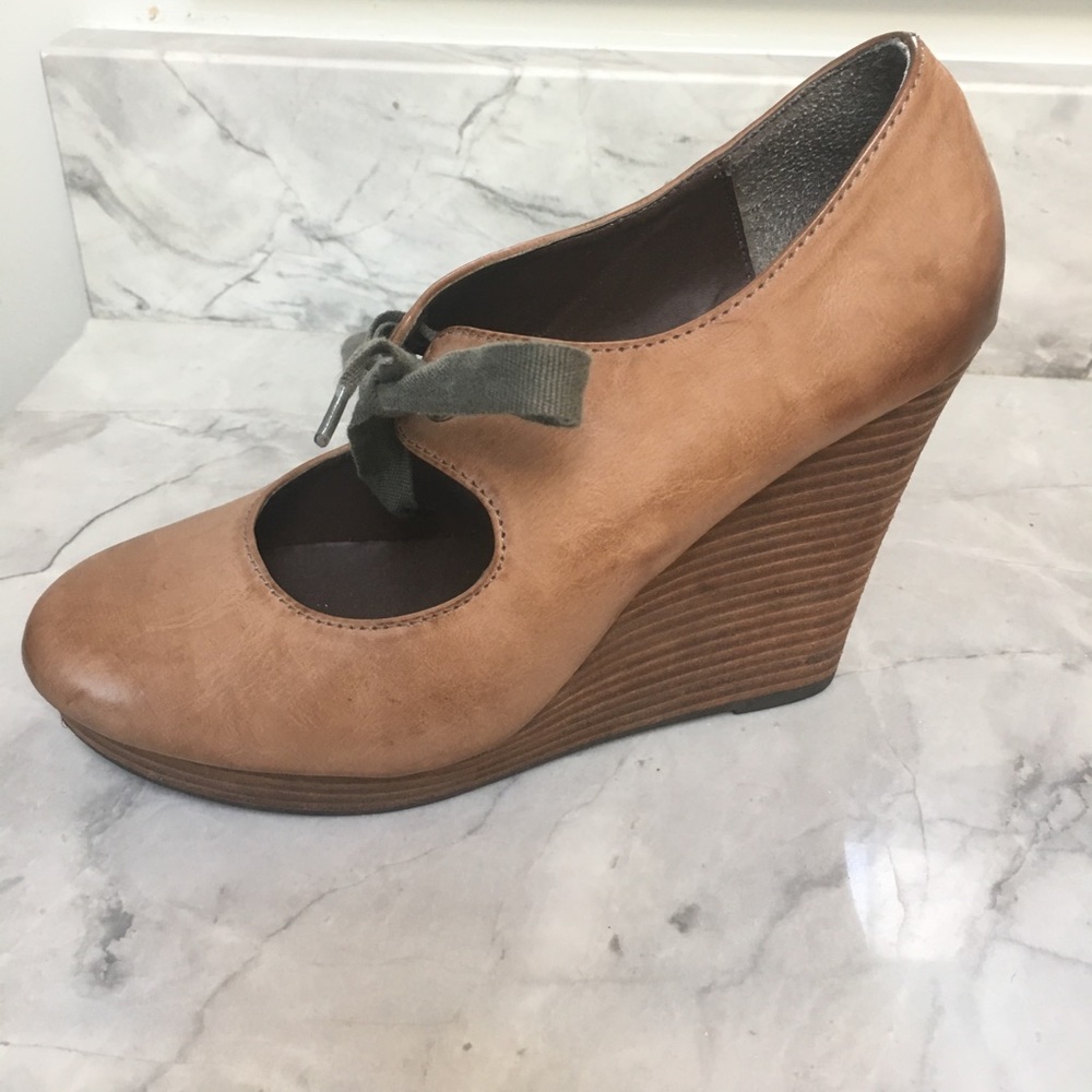 Distressed heels