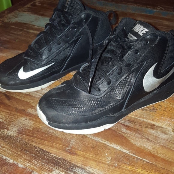 Nike Team Hustle D7 Sneakers - Picture 1 of 5