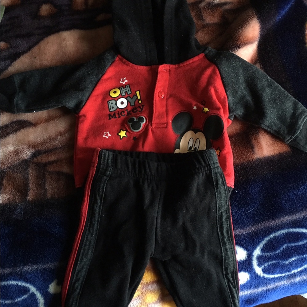 Newborn Mickey Mouse sweatsuit