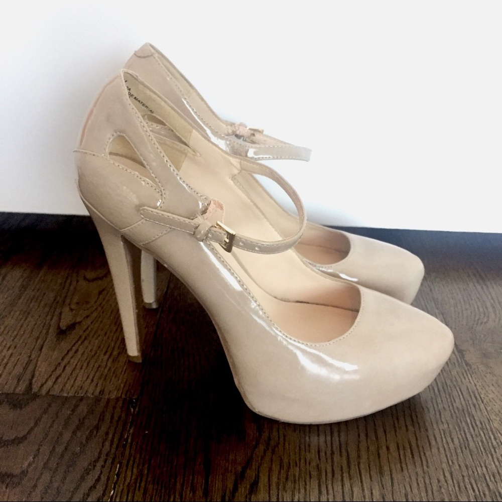 Nine West Nude Size 6.5 Platform Mary Jane Pumps