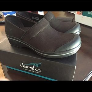 Dansko Black Volley Canvas Size 8.5/9