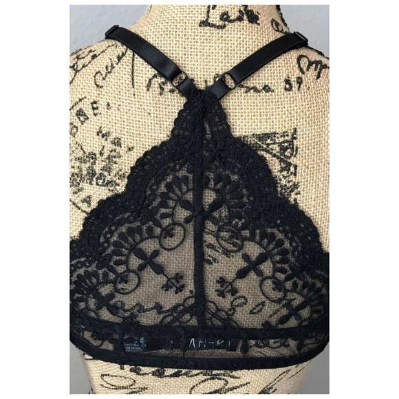 Black Lace Bralette - Picture 2 of 7